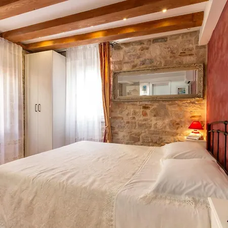 Aurelia Palace Διαμέρισμα *